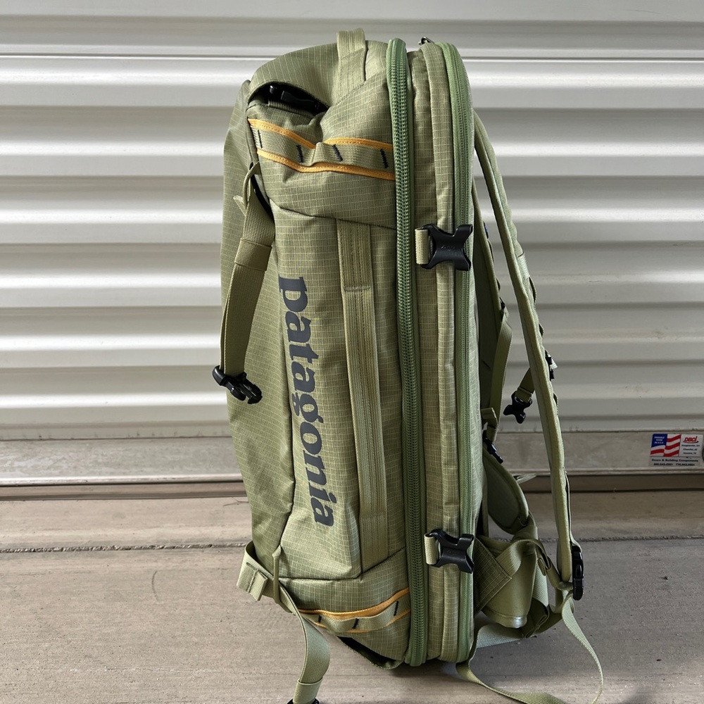 Patagonia MLC black hole 45L messenger bag